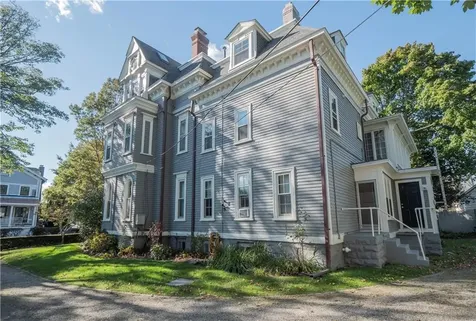 8 Cottage Street Newport RI 02840