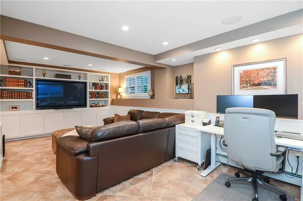 163 Silverwood Lane West Warwick RI 02893