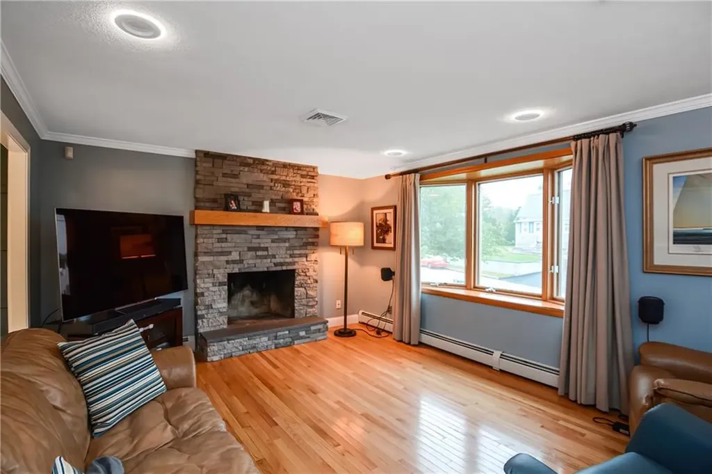 163 Silverwood Lane West Warwick RI 02893