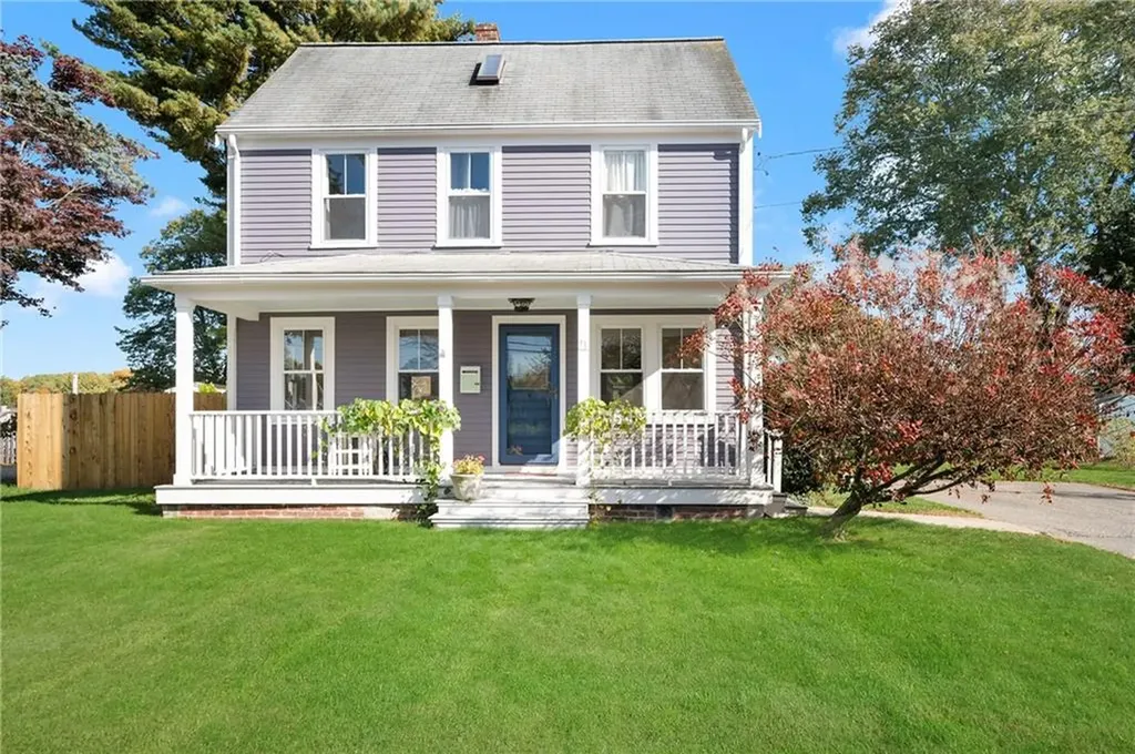 21 Avenue A Warren RI 02885