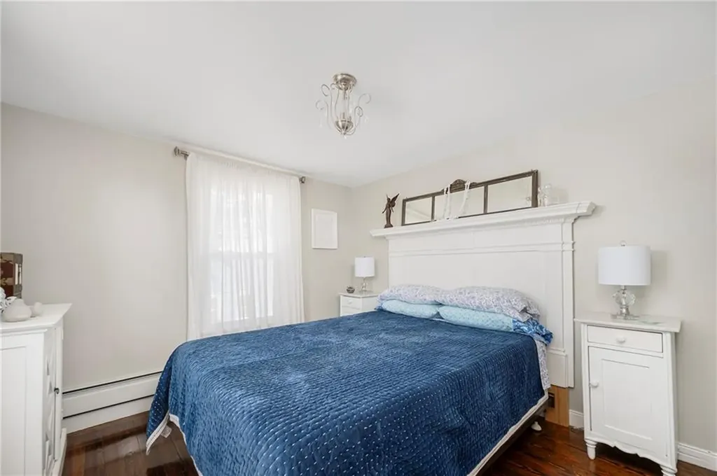 21 Avenue A Warren RI 02885