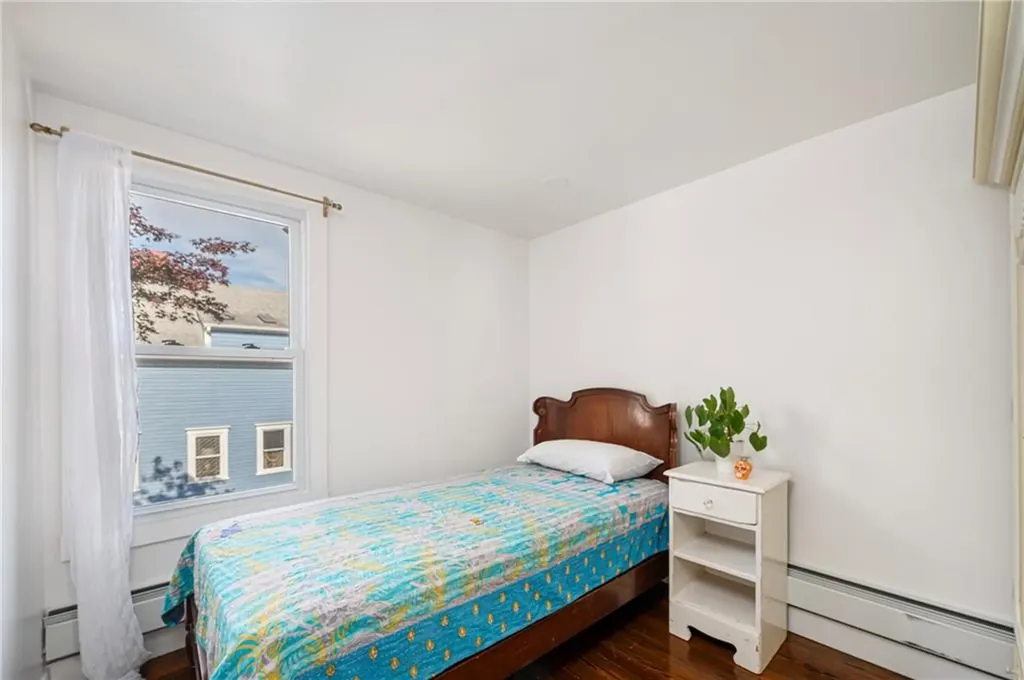 21 Avenue A Warren RI 02885