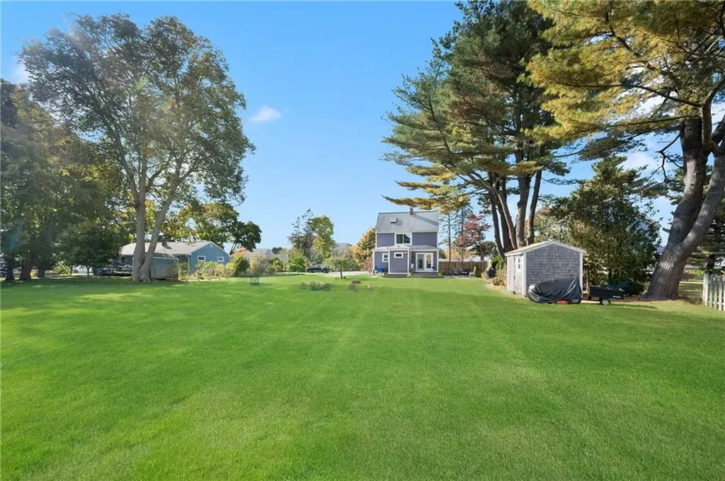 21 Avenue A Warren RI 02885