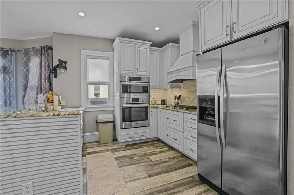 28 Rhode Island Avenue Newport RI 02840