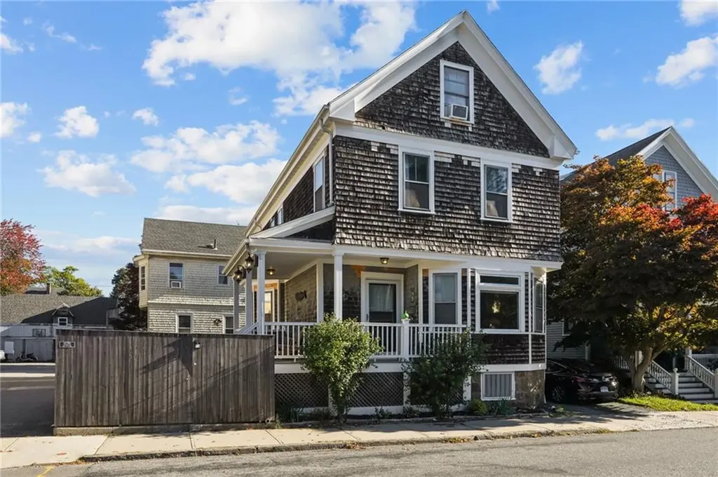 28 Rhode Island Avenue Newport RI 02840