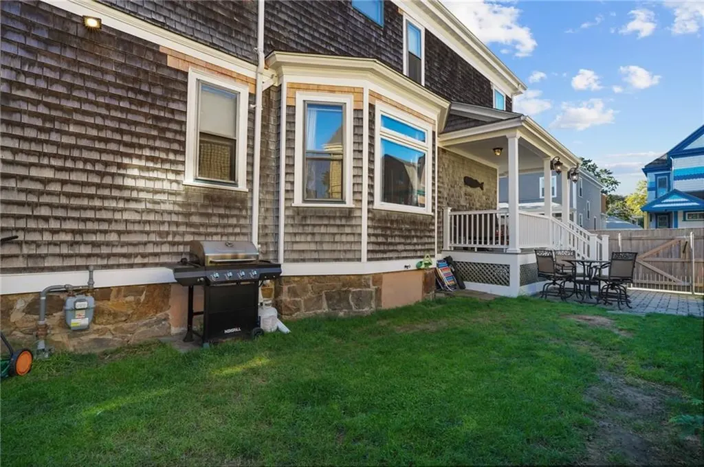 28 Rhode Island Avenue Newport RI 02840