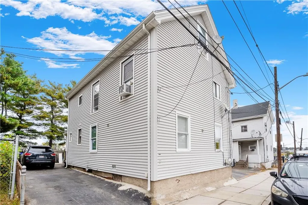 51 Grace Street Pawtucket RI 02860