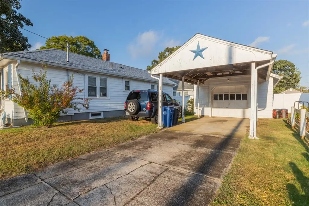 88 Lee Avenue Warwick RI 02889