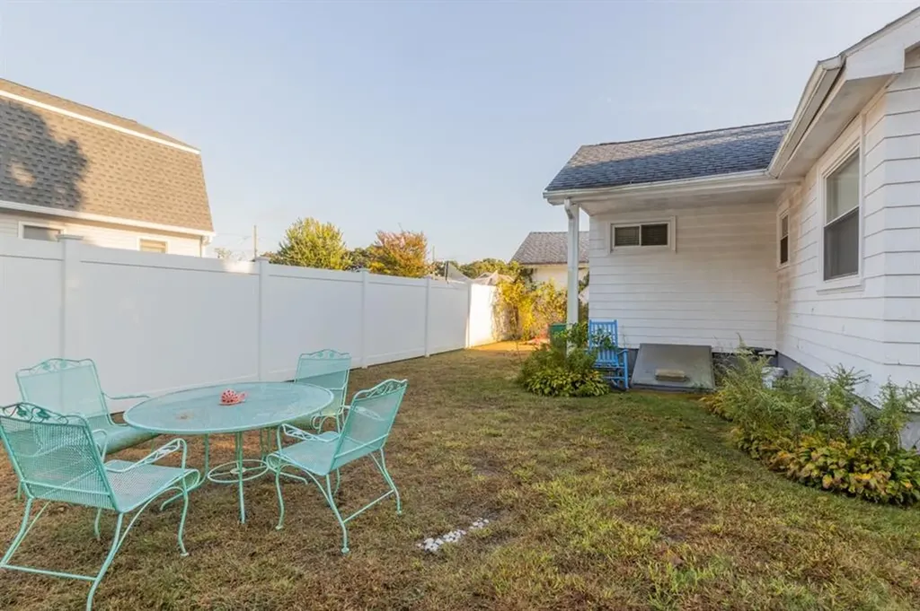 88 Lee Avenue Warwick RI 02889