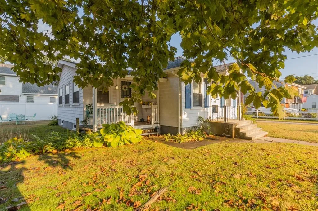 88 Lee Avenue Warwick RI 02889