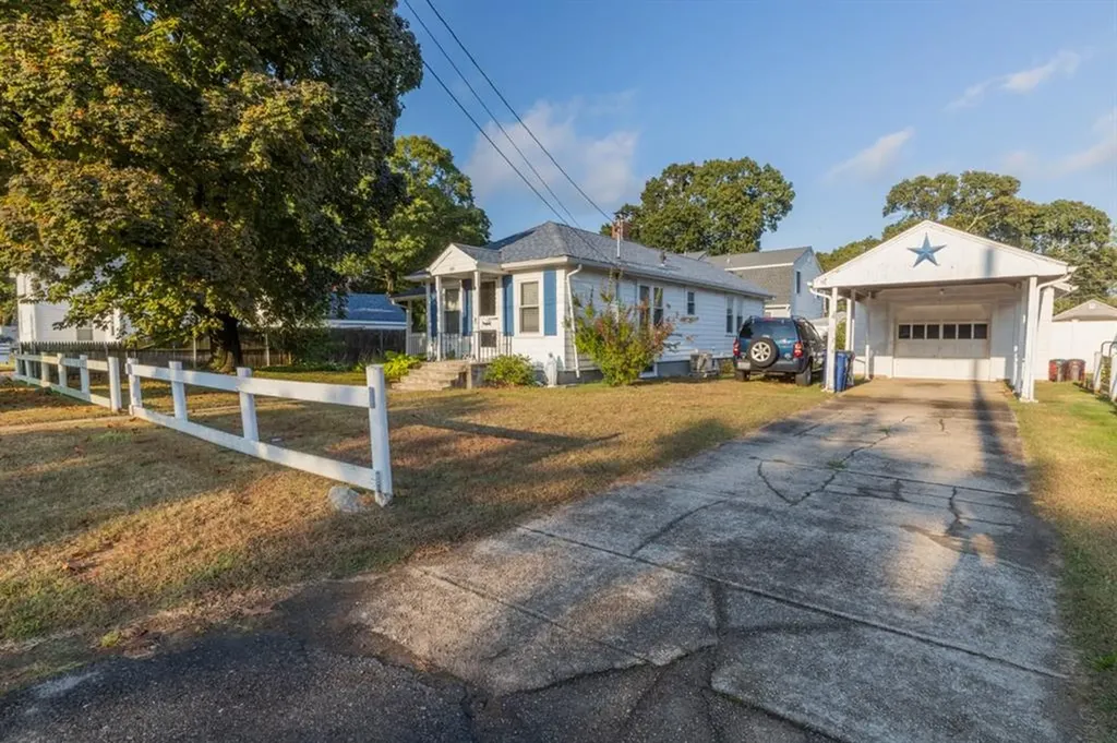 88 Lee Avenue Warwick RI 02889