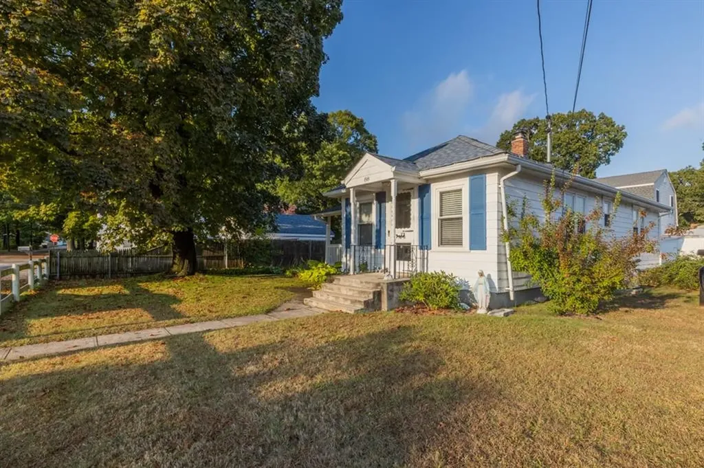 88 Lee Avenue Warwick RI 02889