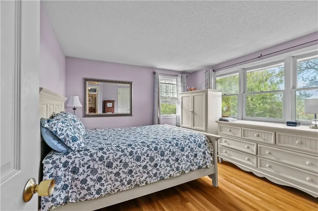 22 Pear Street Portsmouth RI 02871
