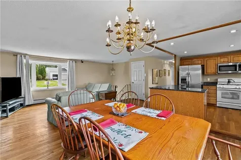 22 Pear Street Portsmouth RI 02871