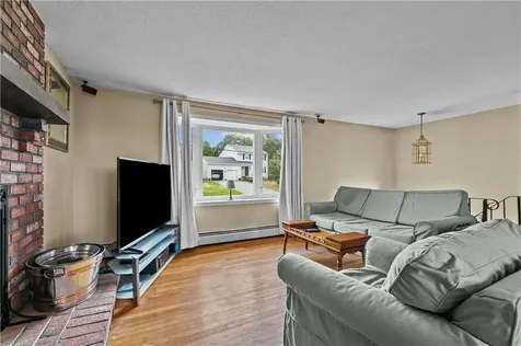 22 Pear Street Portsmouth RI 02871