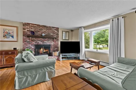 22 Pear Street Portsmouth RI 02871