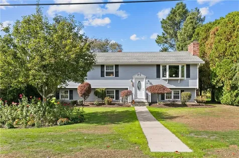 22 Pear Street Portsmouth RI 02871