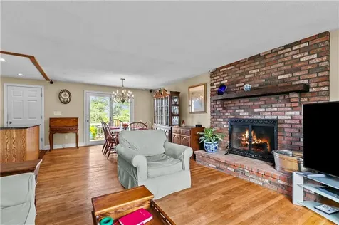 22 Pear Street Portsmouth RI 02871