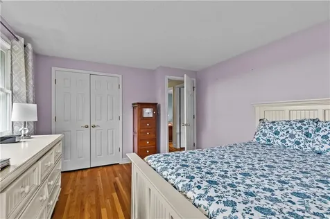 22 Pear Street Portsmouth RI 02871