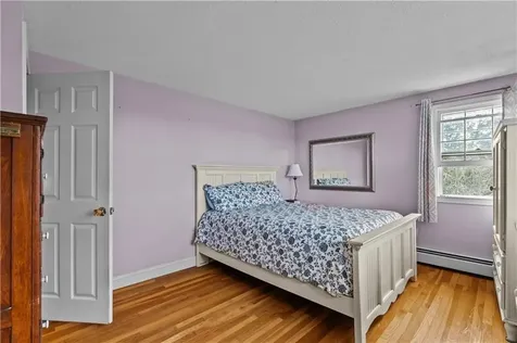 22 Pear Street Portsmouth RI 02871