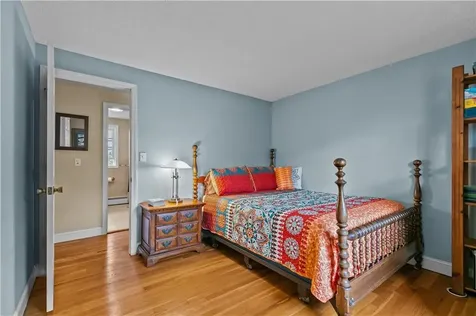 22 Pear Street Portsmouth RI 02871