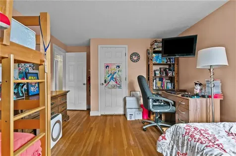 22 Pear Street Portsmouth RI 02871