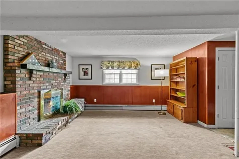 22 Pear Street Portsmouth RI 02871