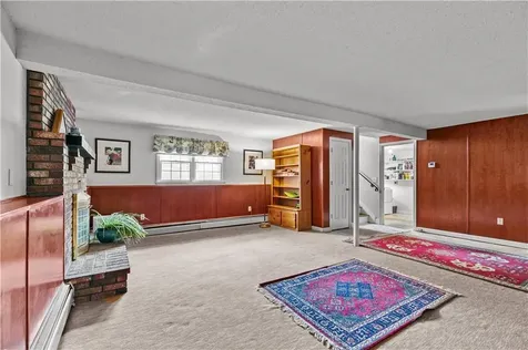 22 Pear Street Portsmouth RI 02871