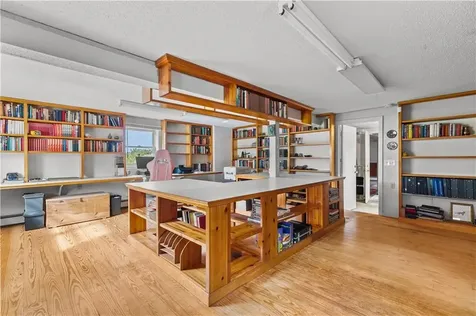 22 Pear Street Portsmouth RI 02871