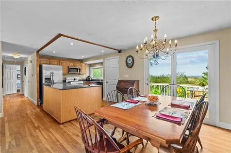 22 Pear Street Portsmouth RI 02871