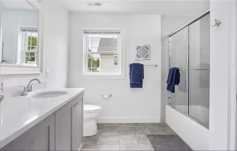 115 Ellery Avenue Middletown RI 02842