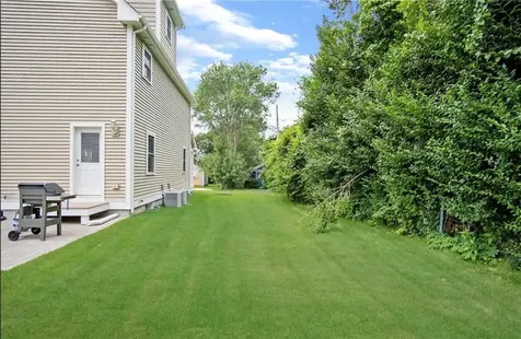 115 Ellery Avenue Middletown RI 02842