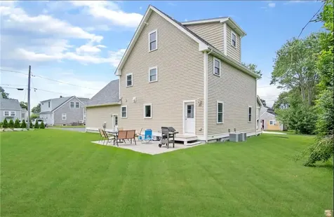 115 Ellery Avenue Middletown RI 02842