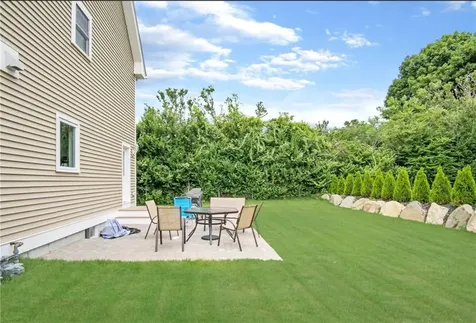 115 Ellery Avenue Middletown RI 02842