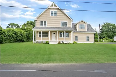 115 Ellery Avenue Middletown RI 02842
