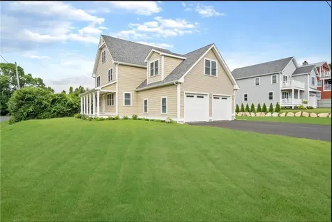 115 Ellery Avenue Middletown RI 02842