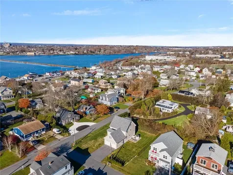 115 Ellery Avenue Middletown RI 02842