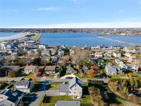 115 Ellery Avenue Middletown RI 02842