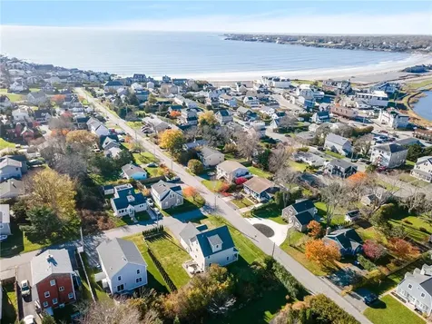 115 Ellery Avenue Middletown RI 02842