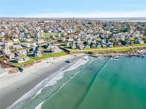 115 Ellery Avenue Middletown RI 02842