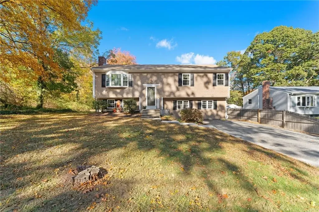 32 Bear Hill Road Cumberland RI 02864