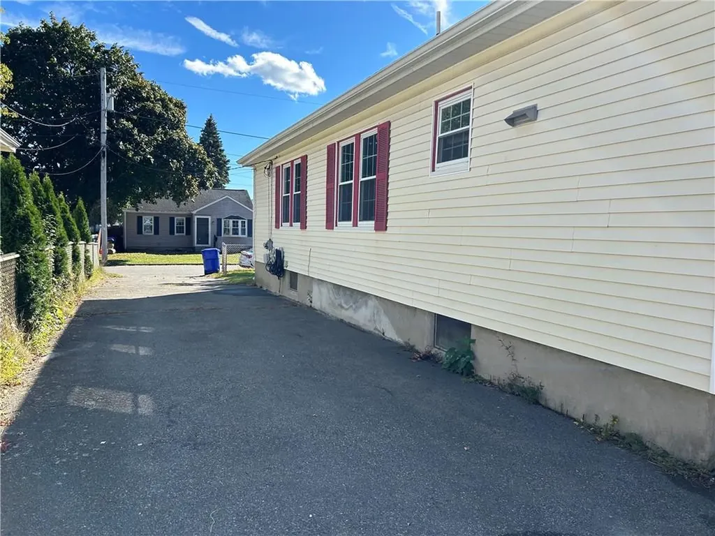 64 Bassett Street Pawtucket RI 02861