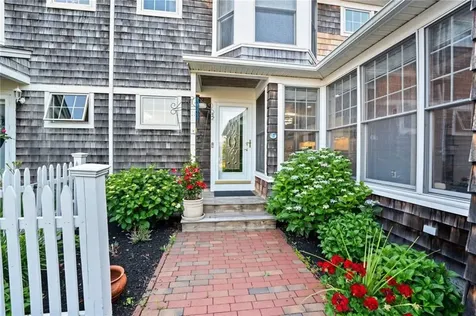 32 Fox Drive Narragansett RI 02882