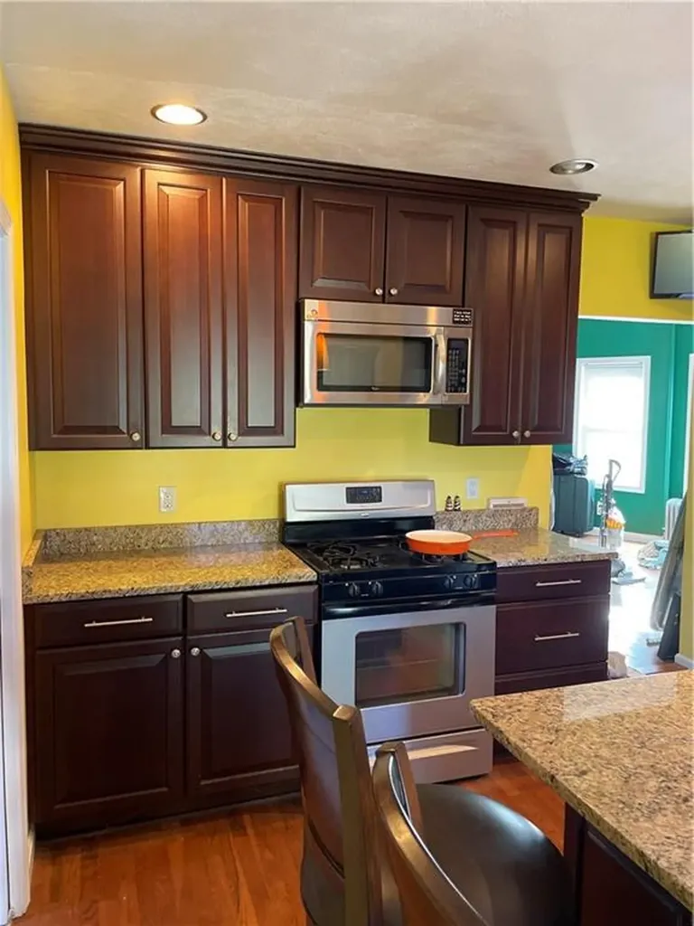 1170 1172 Lonsdale Avenue Lincoln RI 02865