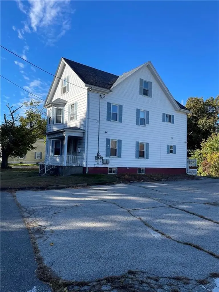 1170 1172 Lonsdale Avenue Lincoln RI 02865