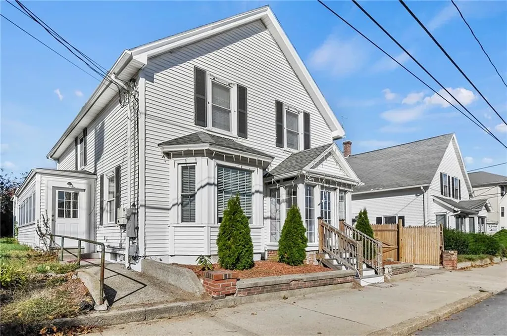 997 Park Avenue Woonsocket RI 02895