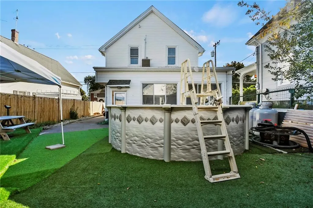 997 Park Avenue Woonsocket RI 02895