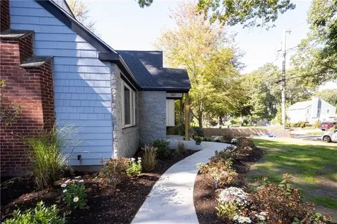 41 Bretton Woods Drive Cranston RI 02920