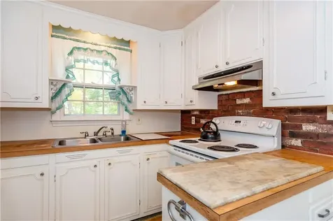 25 Hanaford Drive East Greenwich RI 02818