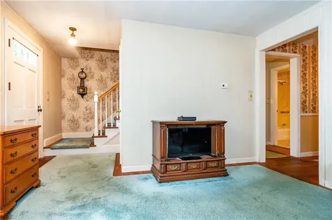 25 Hanaford Drive East Greenwich RI 02818